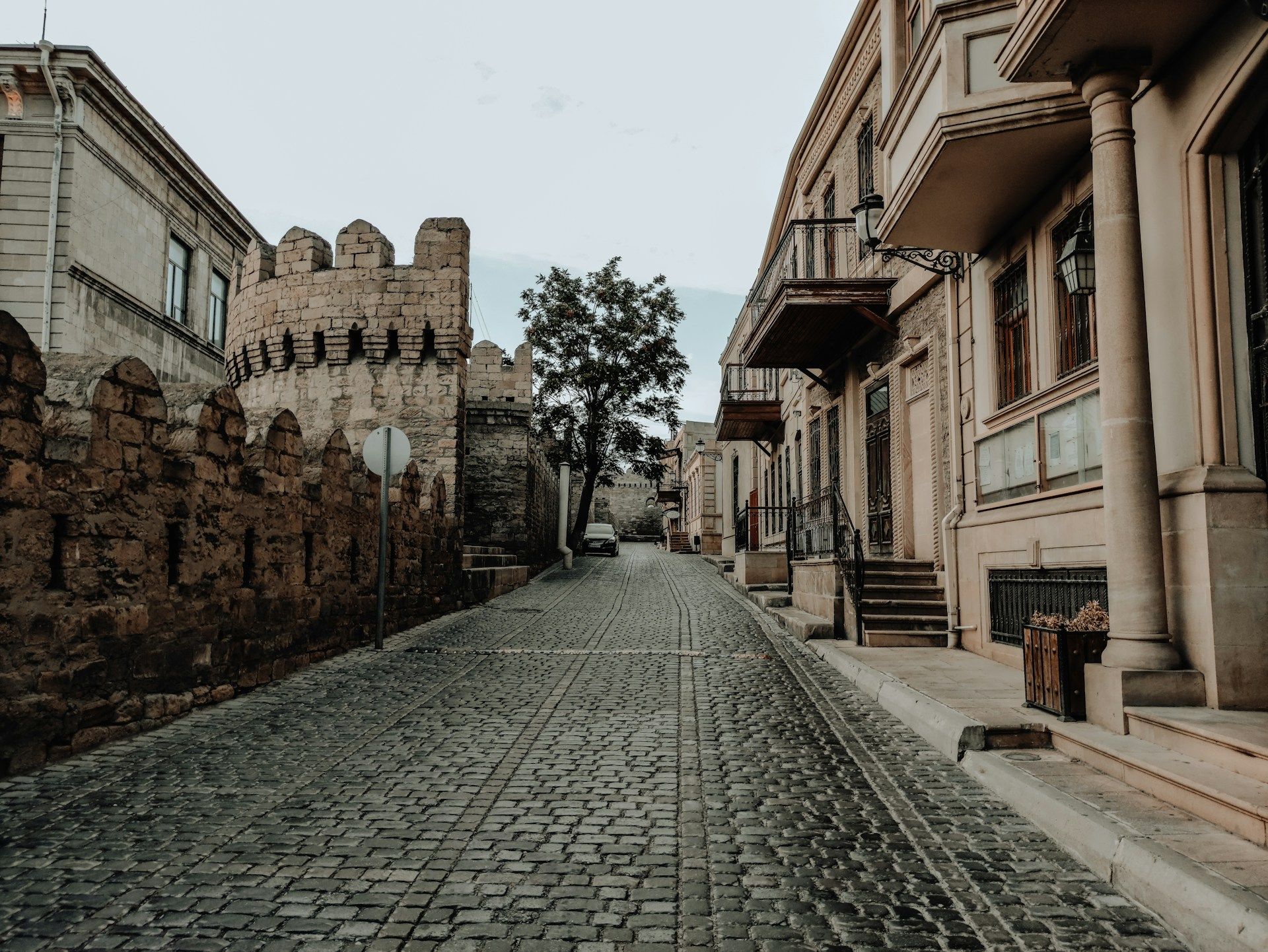 Photography Tips for Baku: Best Spots & Golden Hour Guide